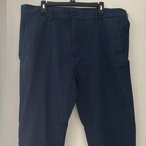 Brand new with tag Men's Banana Republic Chino Pants 40*32 (Navy blue)